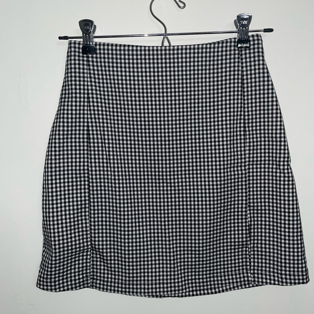 Black and white mini skirt